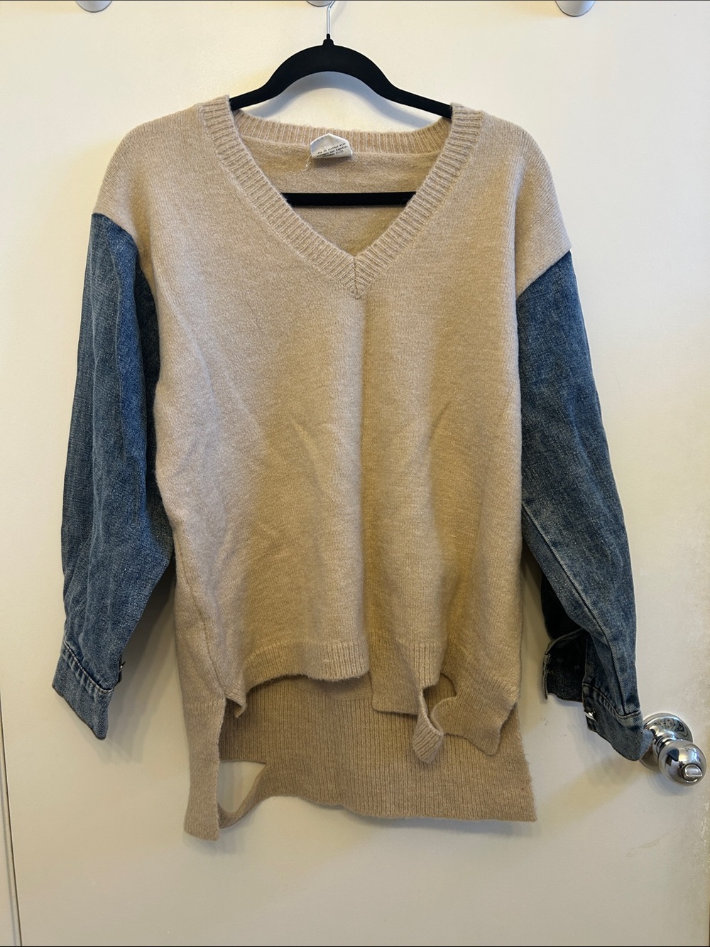 Beige V-Neck Sweater with Denim-Style Blue Sleeves